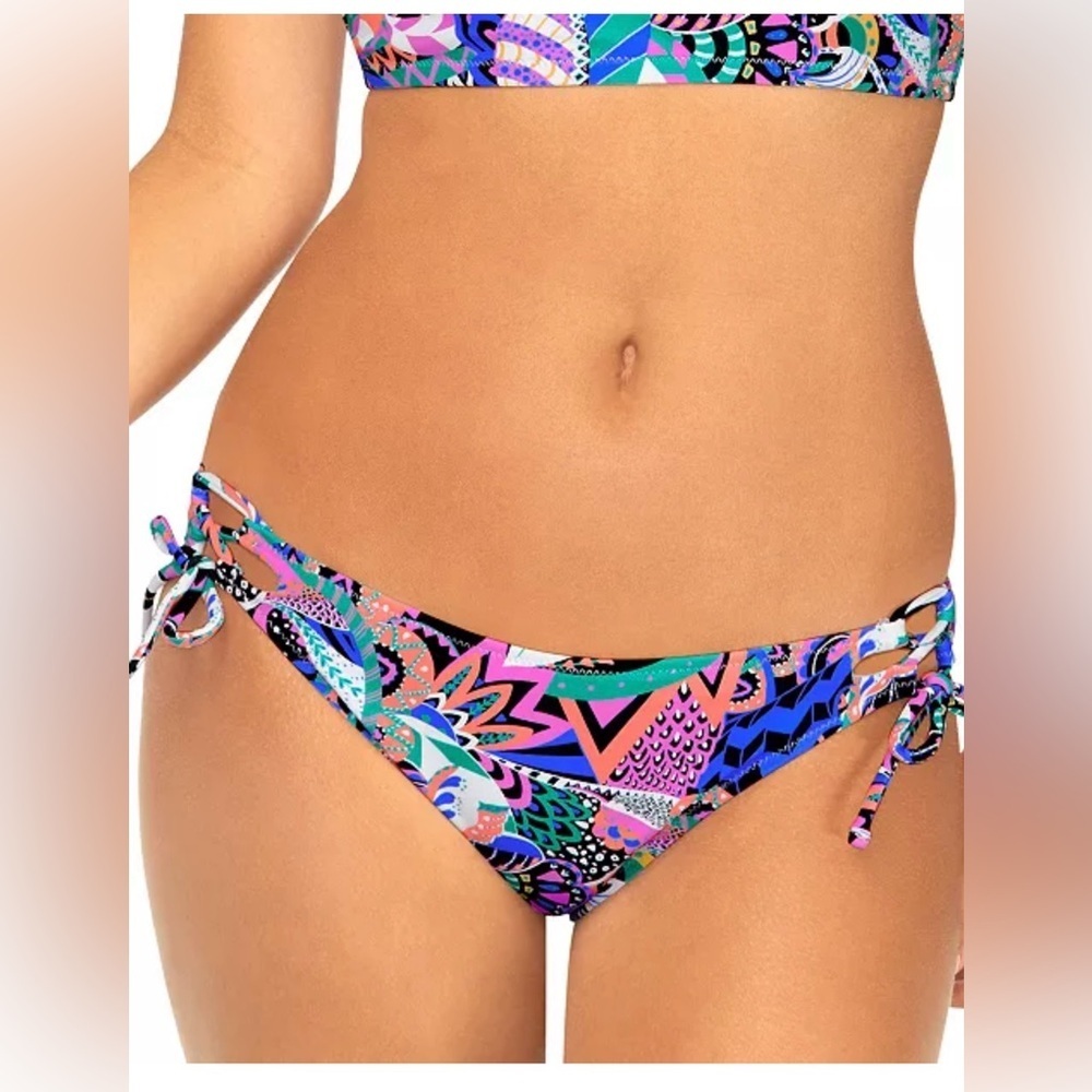 NWT Raisins
Juniors' Sweet Side Printed Side-Tie Bottoms Small